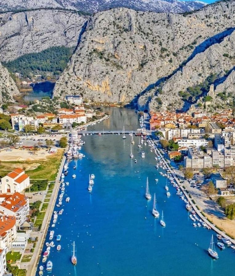 Apartments Kadenca Omiš Esterno foto