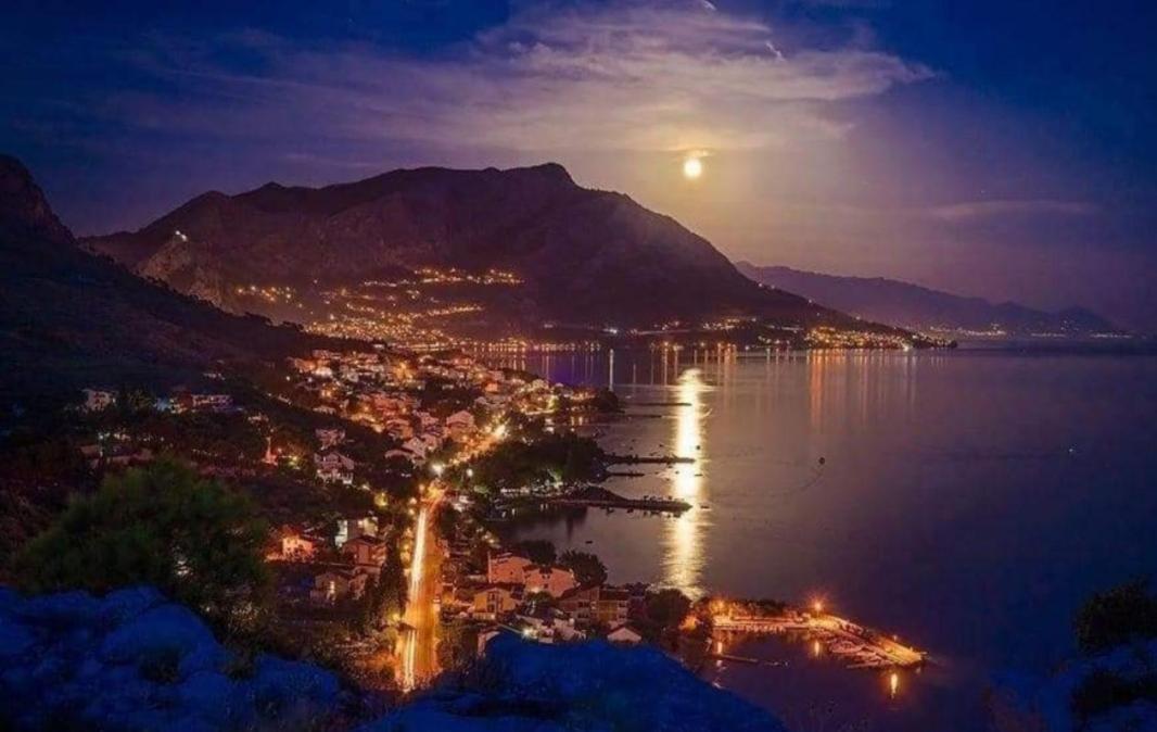 Apartments Kadenca Omiš Esterno foto